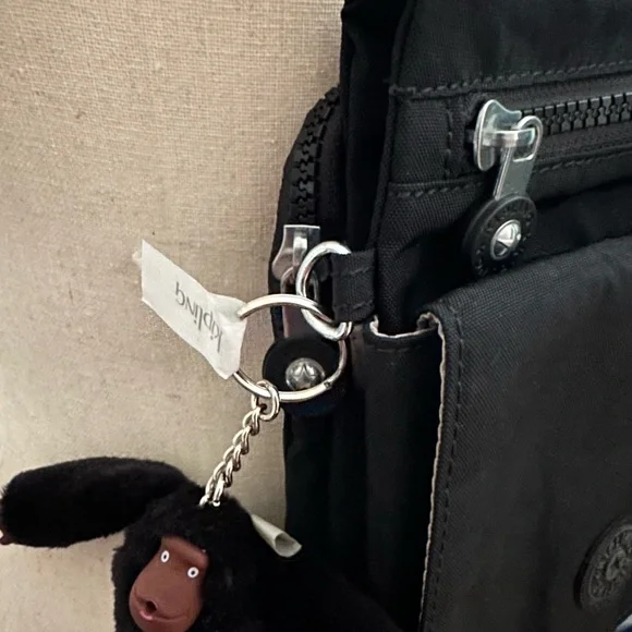 Kipling Black Crossbody with attached iconic Monkey New, 1 small tag attached - Picture 1 of 6